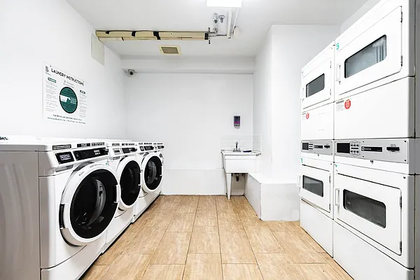 Rented by Tapiro Realty | media 1