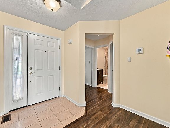 3rd image of 1010 Sunnyfield Ct