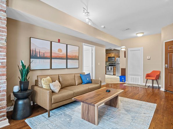 200 E 43rd St APT 304