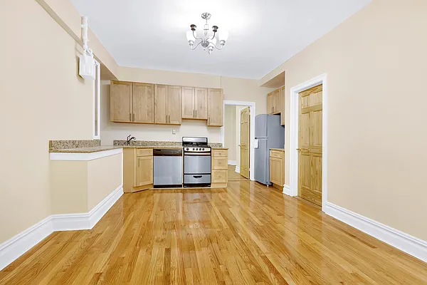 Rented by Cooper & Cooper Real Estate | media 33