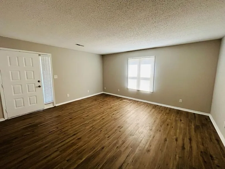 2902 6th St SW #3 — Photo 1