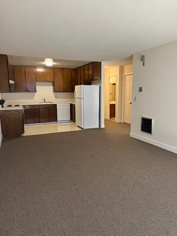 125-135 Gardenside — Photo 9
