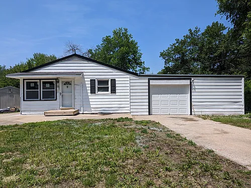4300 Laurel Ave Photo 1