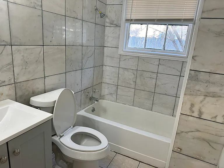 5520 Greenlee St — Photo 3