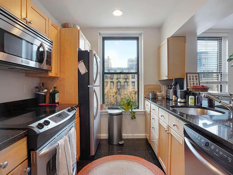 1661 Washington St #401 — Photo 5