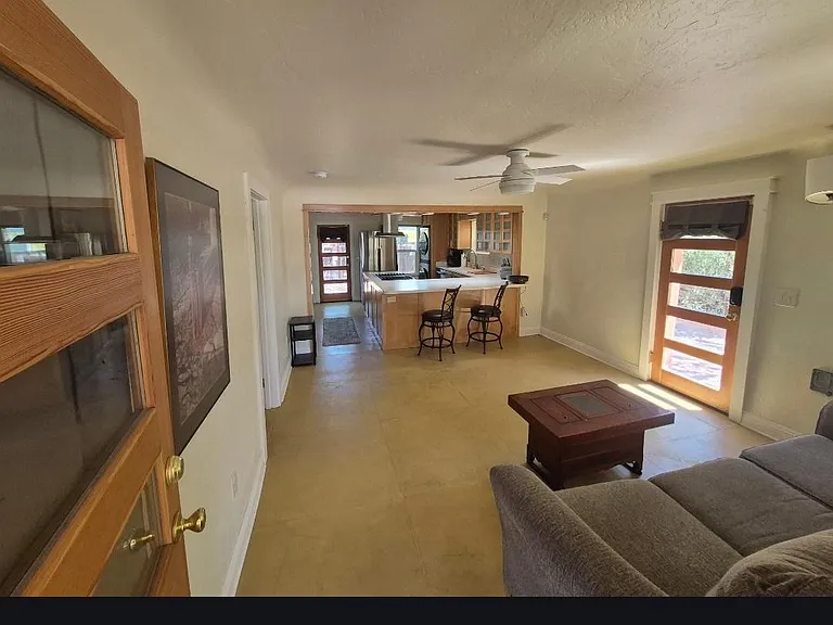 231 E Blacklidge Dr #A — Photo 3