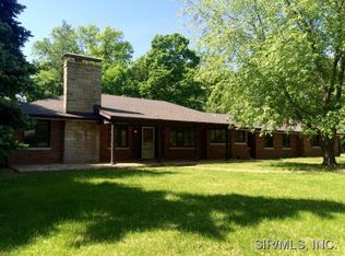 48 Danforth Rd, Alton, IL 62002