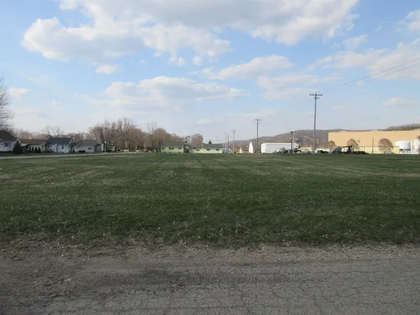 300 E Cedar St, Prairie Du Chien, WI 53821