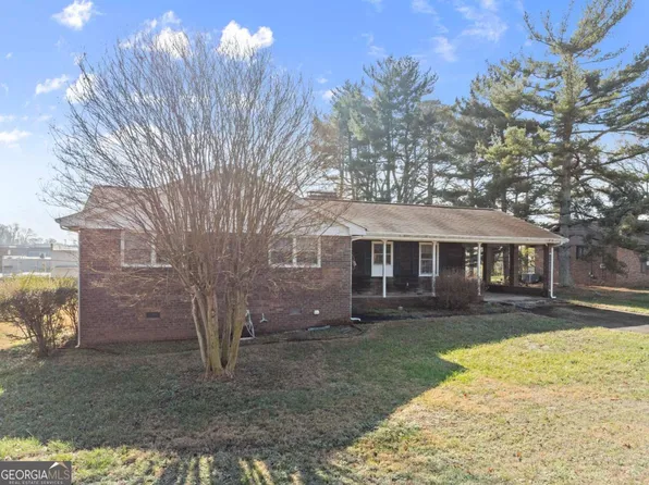 3750 Robinson Dr, Oakwood, GA 30566