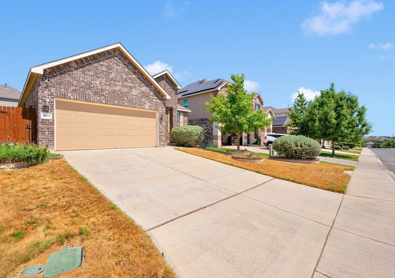 Charming 3 Bedroom 2 Bathroom + Office Home in Arcadia Ridge! — Photo 1