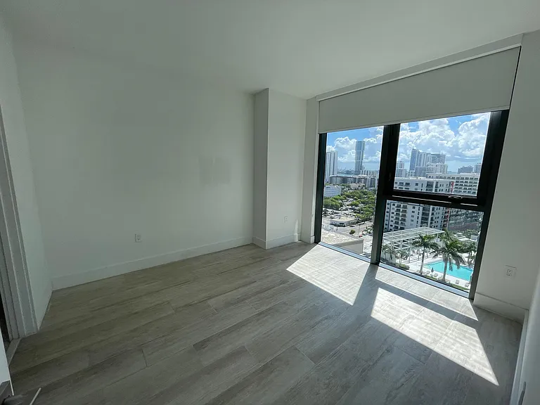 101 NE 34th St #1701 — Photo 7