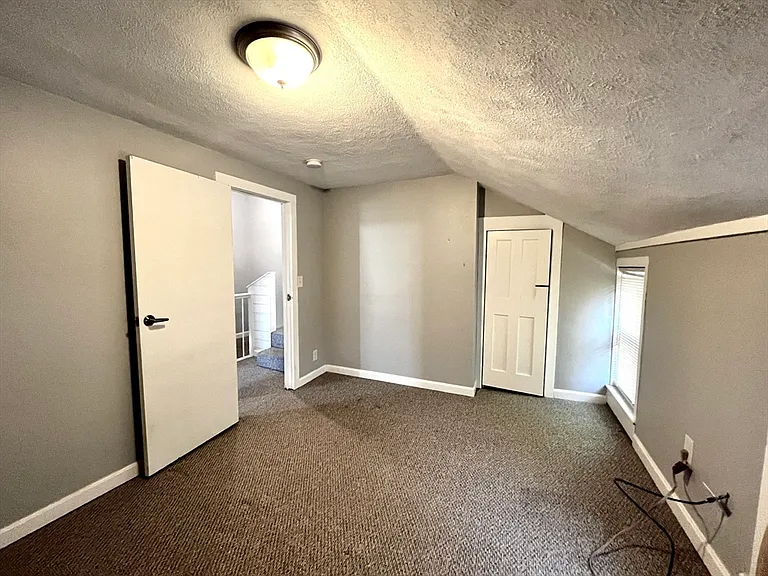 572 Main St #B — Photo 15