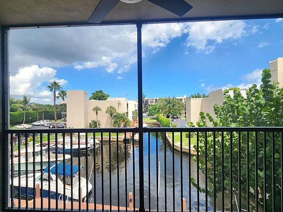 2nd image of 17 Royal Palm Way