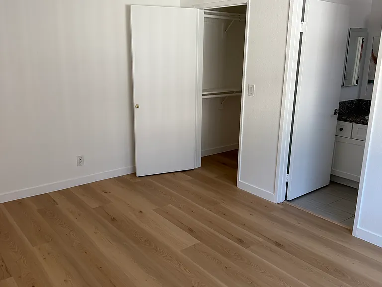 10746 Blix St #203 — Photo 12