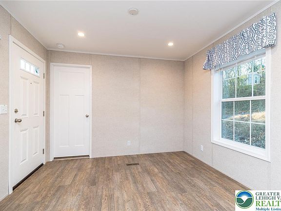 5th image of 465 Royal Manor Rd Lot 3