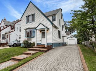 55 Marlboro Rd, Valley Stream, NY 11581