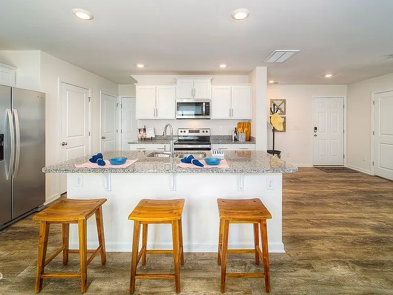 1037 Jaxson Terry Ln — Photo 4