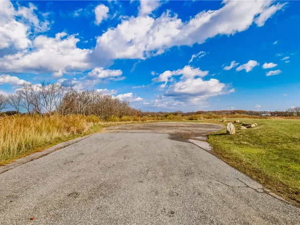 13 Oak Crest Dr, Stoystown, PA 15563