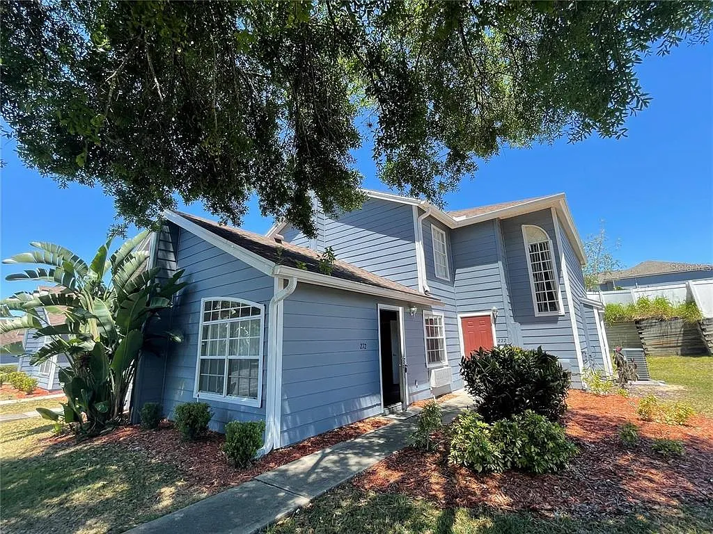 1 bed, 1.0 bath, 348 sqft, $950 — Photo 1