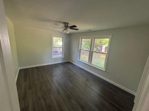 948 Hollywood Dr, Chesapeake, VA
