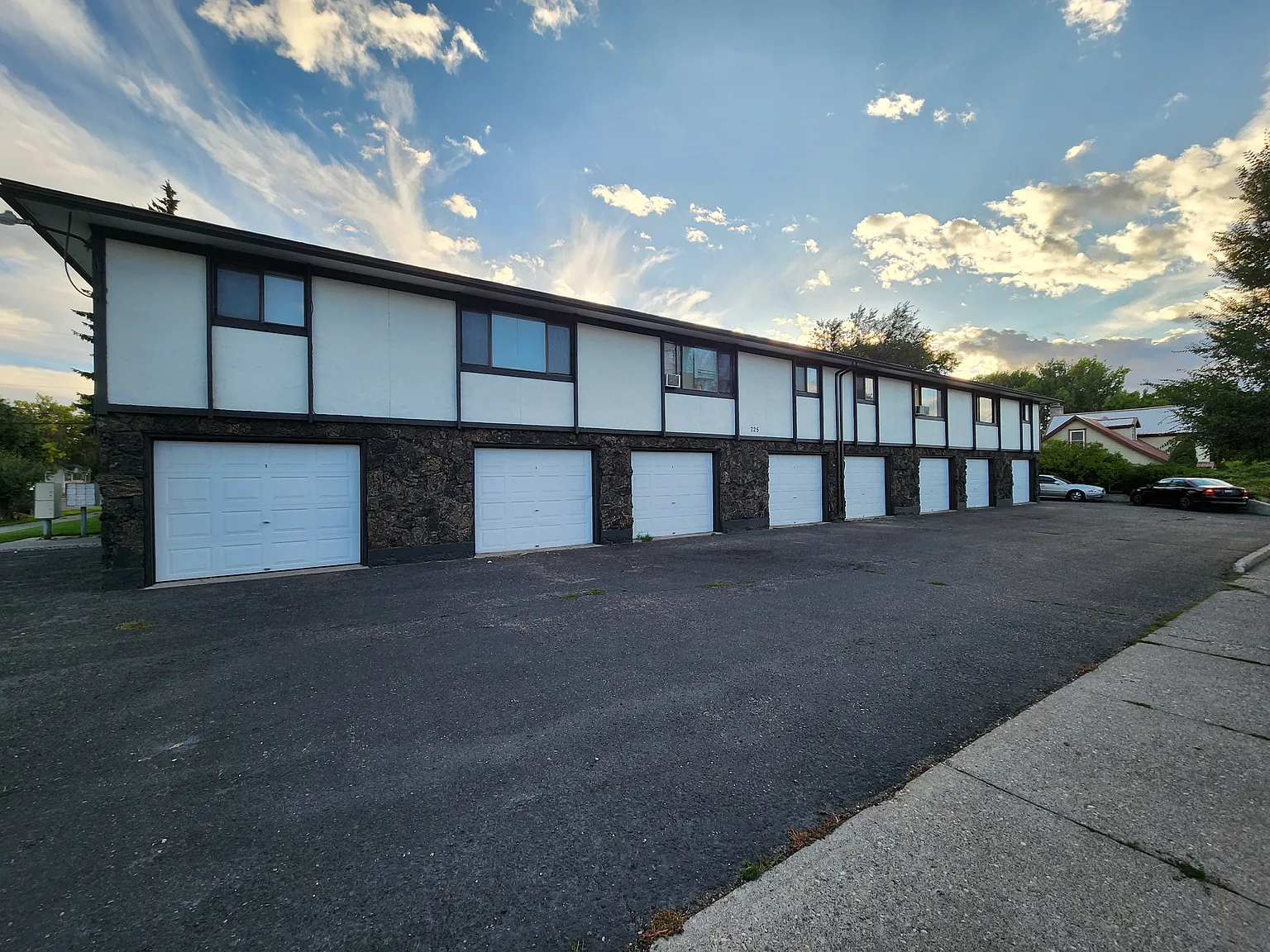 2 bed, 1.0 bath, $885 — Photo 3