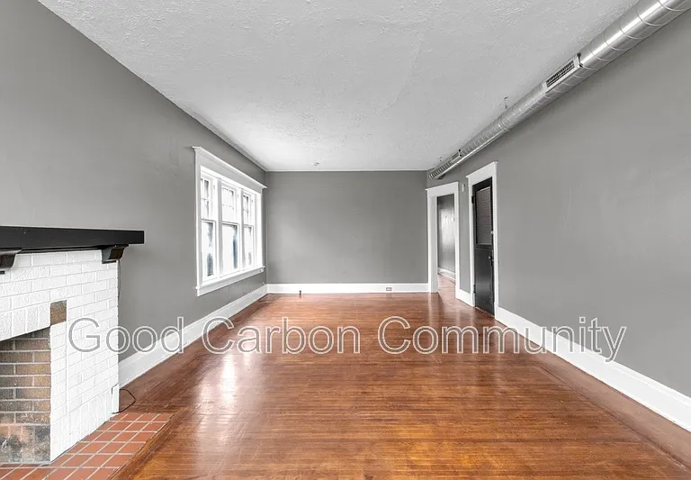 81 Saranac Ave #UPPER — Photo 5