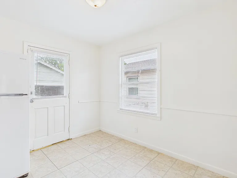 4308 S Jackson St — Photo 10
