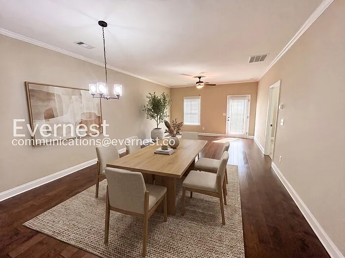 3 bed, 2.5 bath, 1700 sqft, $1,990 — Photo 3