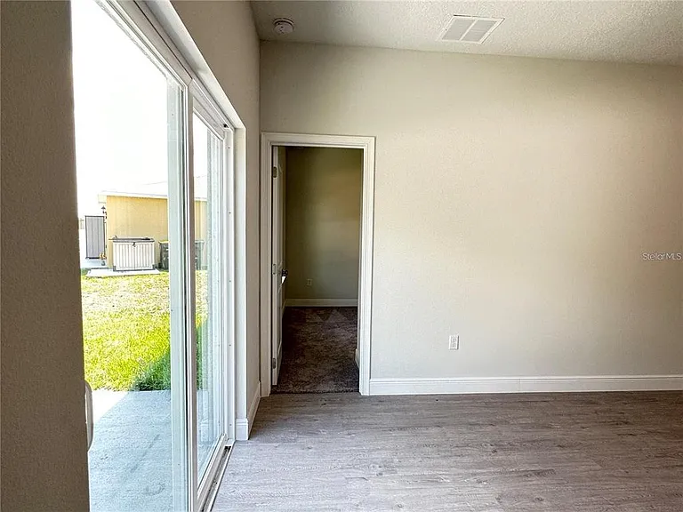 149 Maple Dr — Photo 17