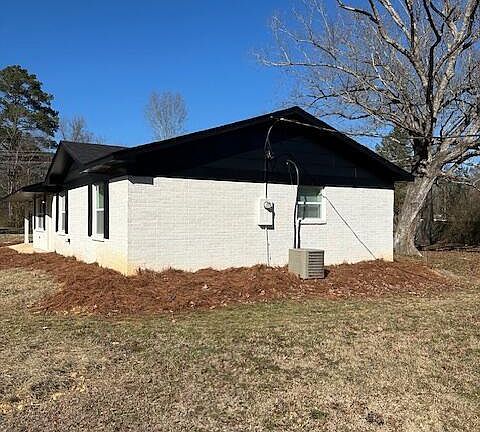5th image of 221 Murphy Ave