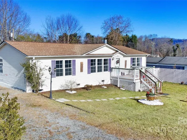 110 Pinellas St, Hendersonville, NC 28791