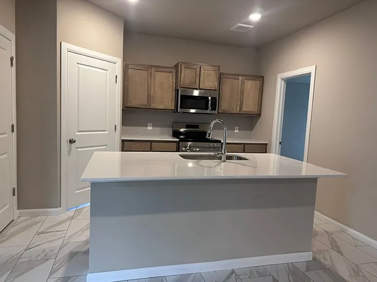 4004 SE 81st St — Photo 5