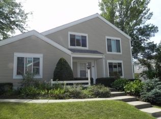 84 Oak Creek Trl, Madison, WI 53717