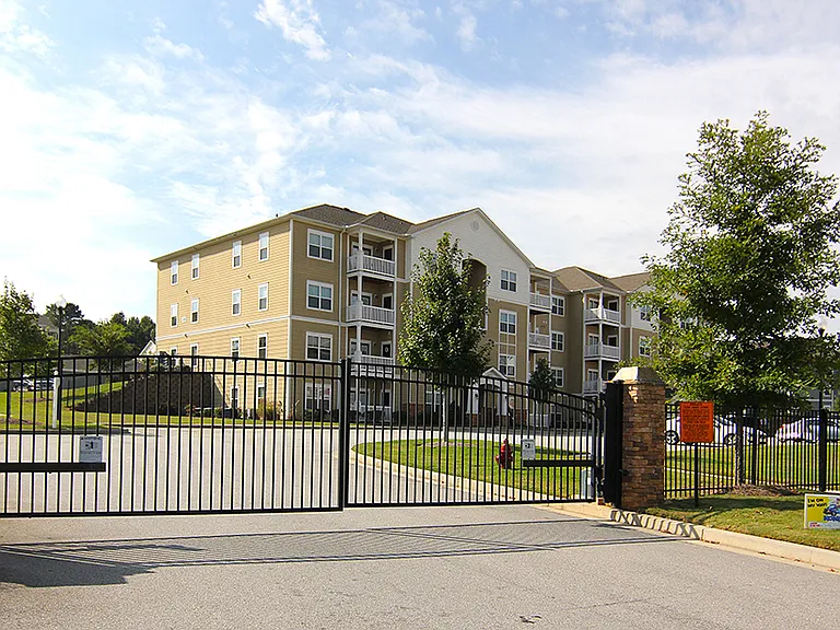 Reed Creek Apartments — Photo 23