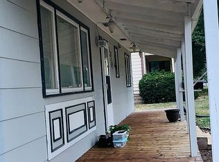 1011 W 3rd St, Pella, IA 50219