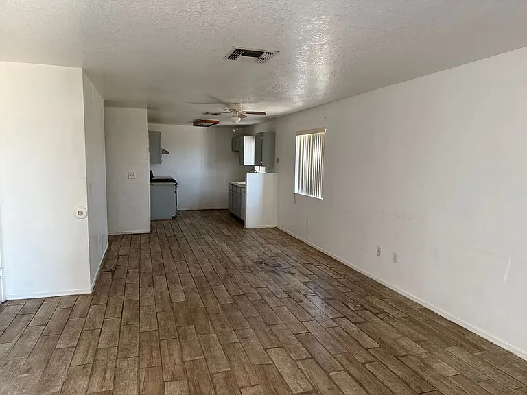 807 Gemstone Ave #4 — Photo 3