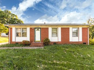 1500 Westdale Dr, Charlotte, NC 28208
