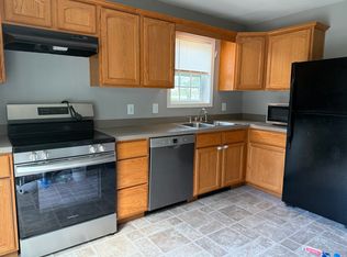 124 Groveland Ave #B, Putnam, CT 06260