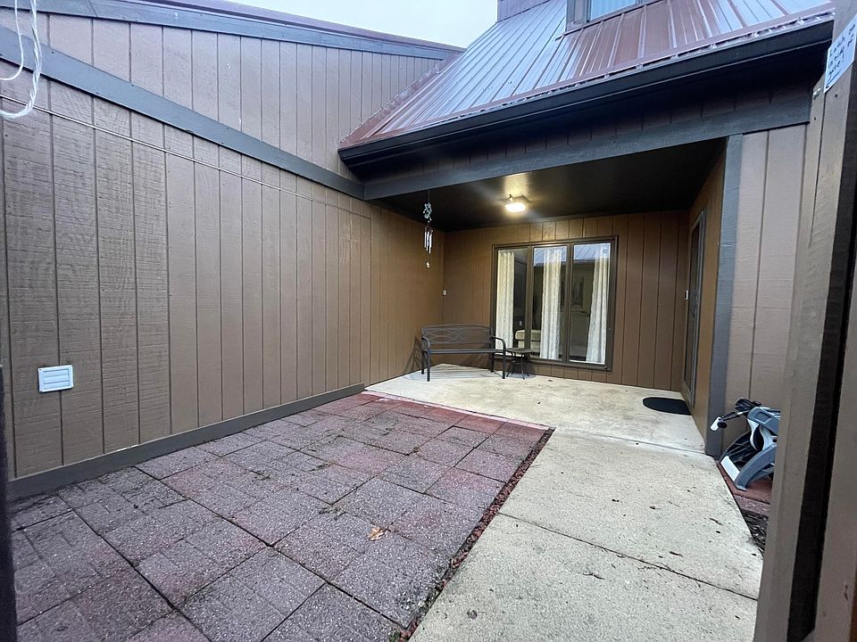 1st image of 516 Fleetwood Ct #B