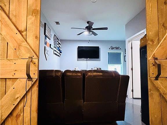 5th image of 2409 S Dominique St