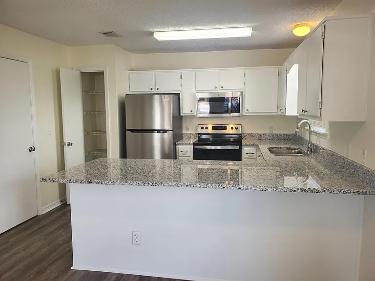 210 Redfish Cir — Photo 4