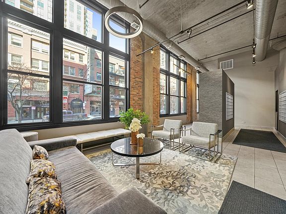 ONTARIO STREET LOFTS LOBBY - 411 W. ONTARIO ST.