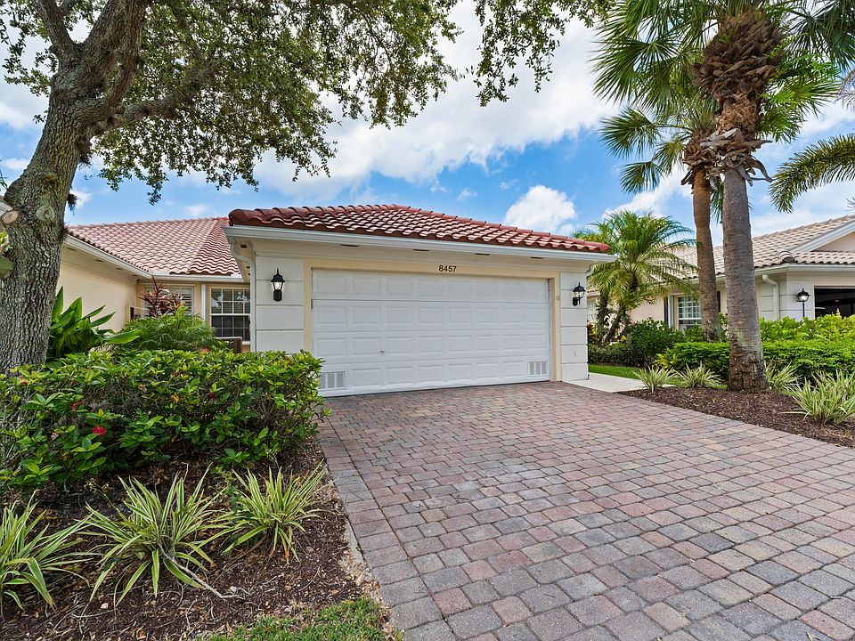 1st image of 8457 SE Retreat Drive