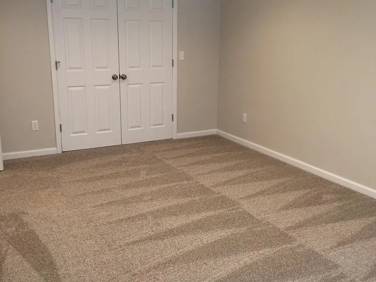 286 S Madison Ave — Photo 13