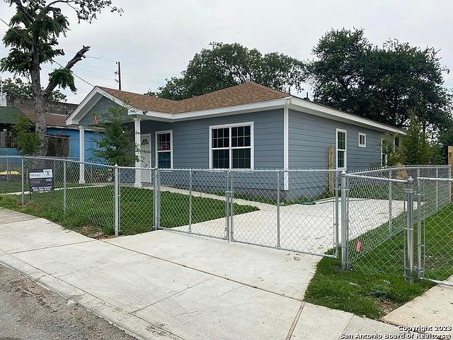 1st image of 2427 Chihuahua St
