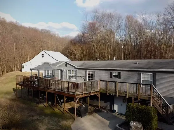 416 Sandy Bottom Rd, Kingwood, WV 26537