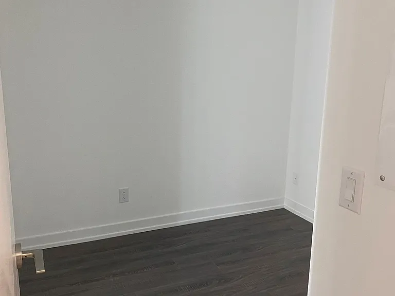 20 Edward St #913 — Photo 6