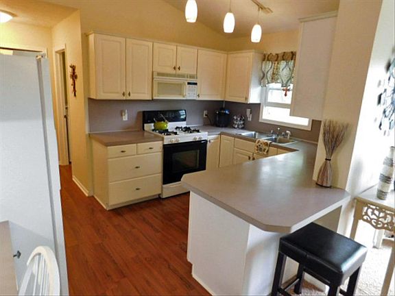 3rd image of 3132 Rosewood St
