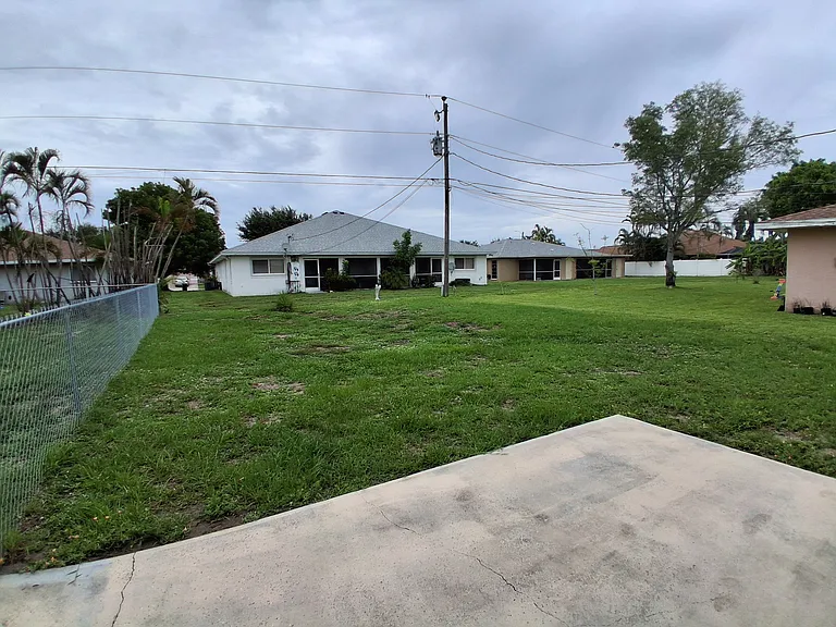 913 SE 14th Ter #915 — Photo 18