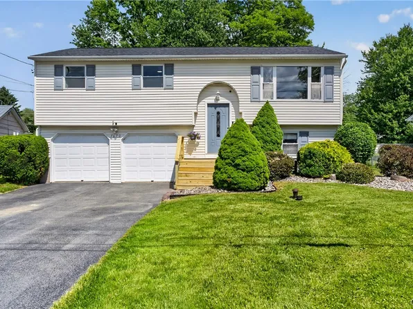 7670 Clover Rd, North Syracuse, NY 13212